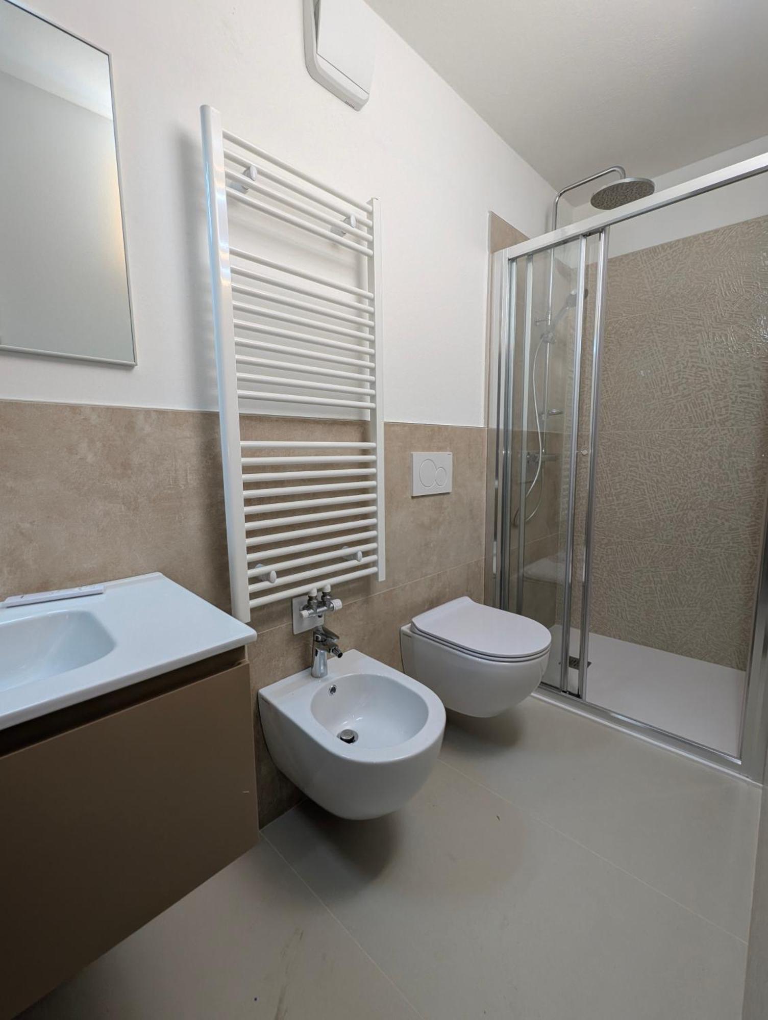 פדבנה Spazioso E Completo Appartamento Con 3 Camere, Doppi Servizi, Fino A 8 Posti Letto מראה חיצוני תמונה