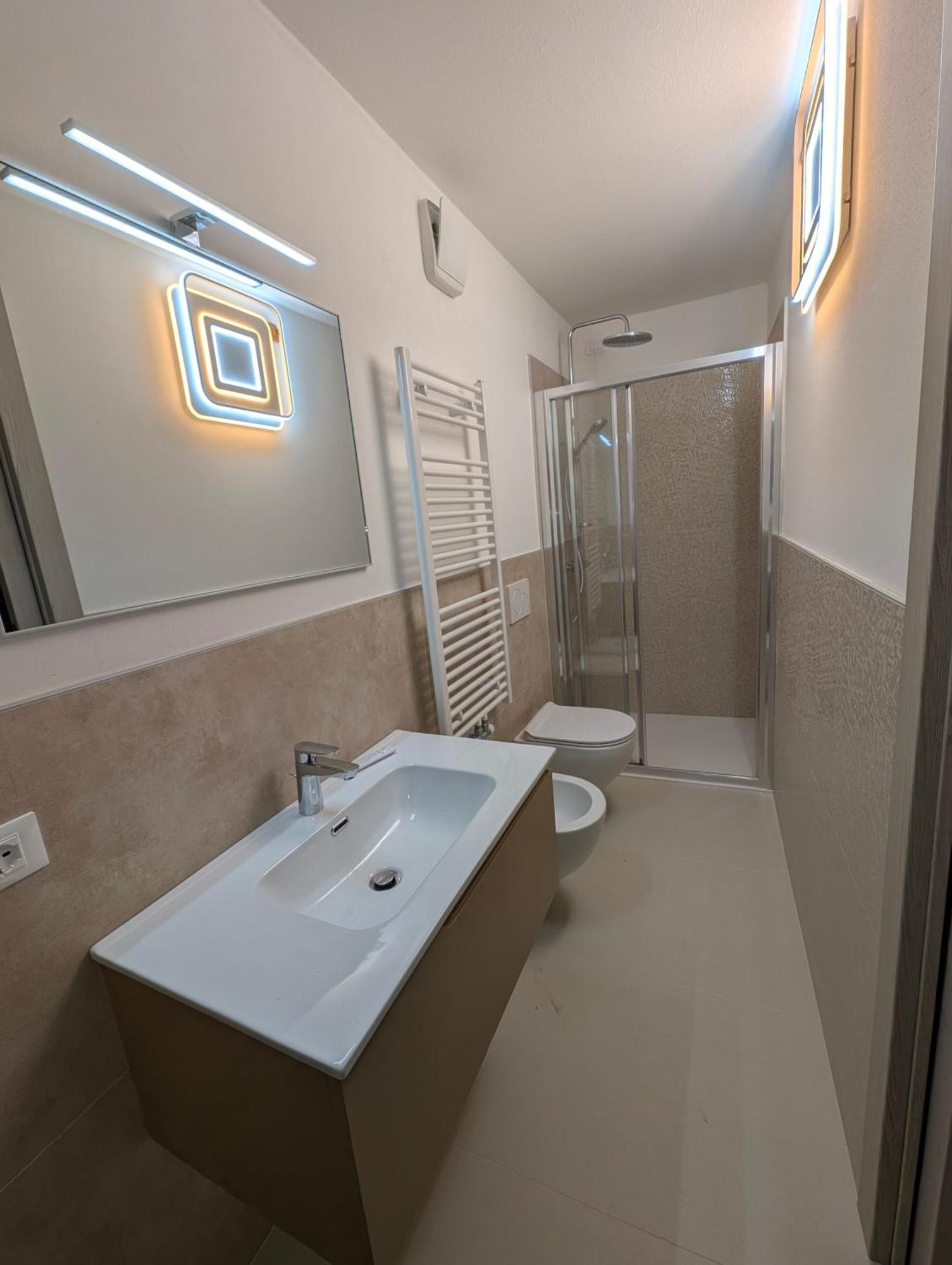 פדבנה Spazioso E Completo Appartamento Con 3 Camere, Doppi Servizi, Fino A 8 Posti Letto מראה חיצוני תמונה